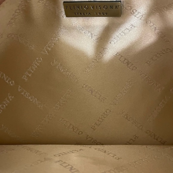 Plinio Visona Luxurious Tan Interior - Picture 4 of 9